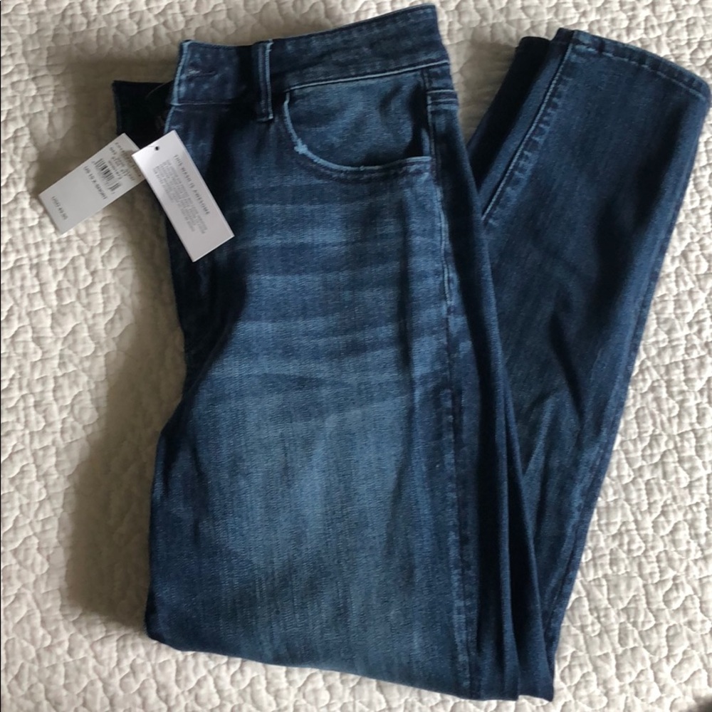 NWT American Eagle Super Hi-Rise jeans
